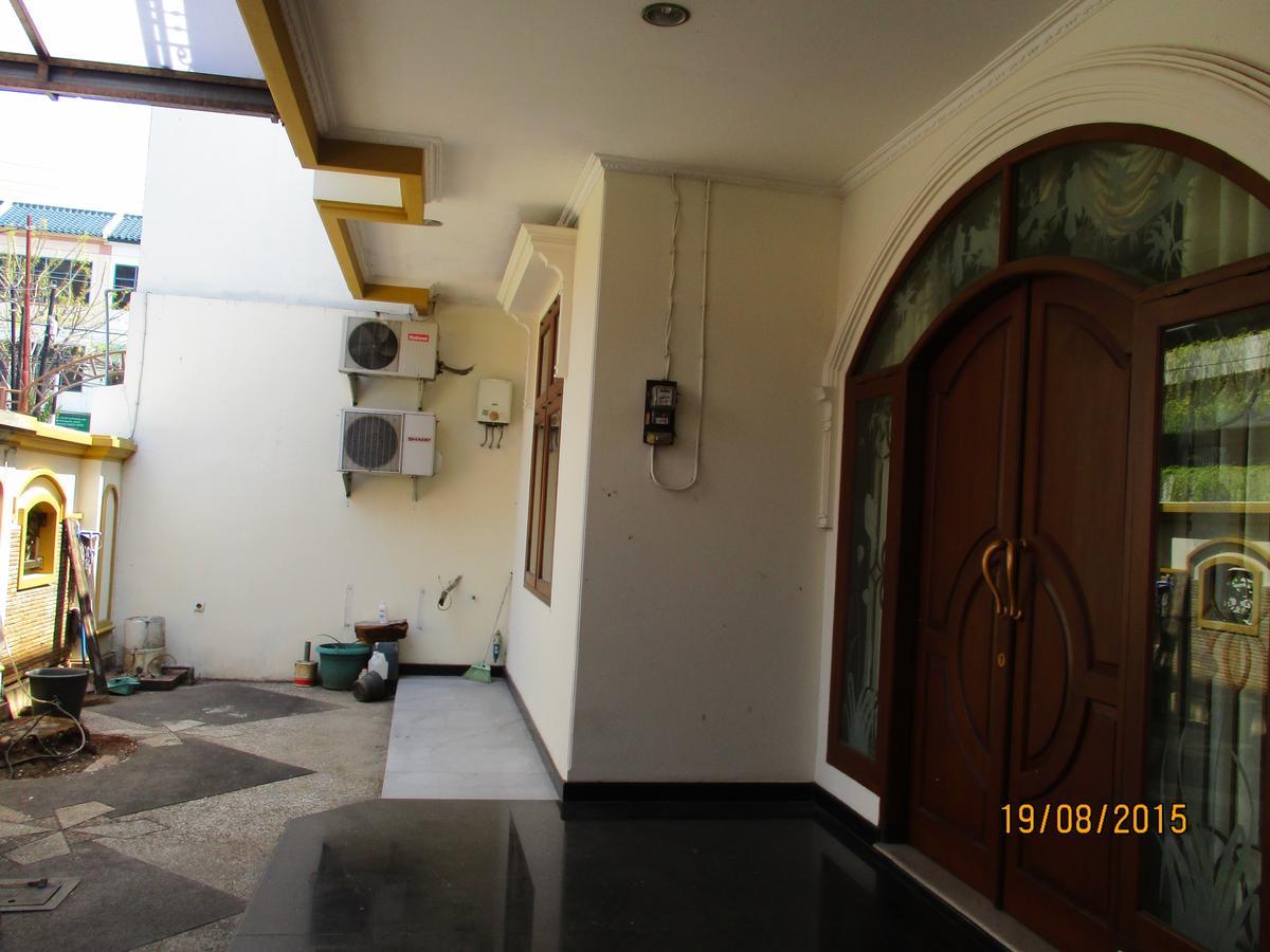 Albergue The Backpacker Semarang Exterior foto
