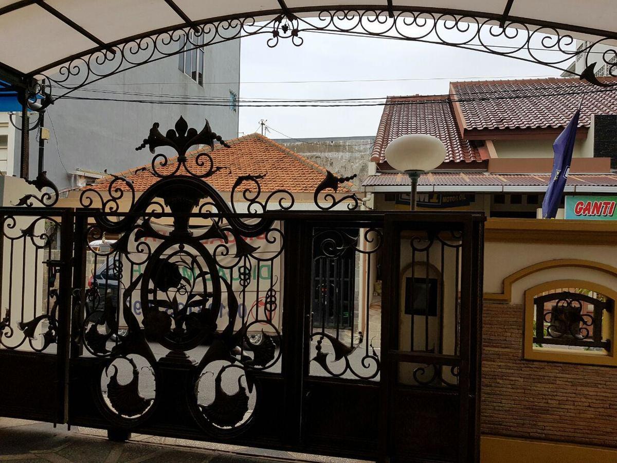 Albergue The Backpacker Semarang Exterior foto