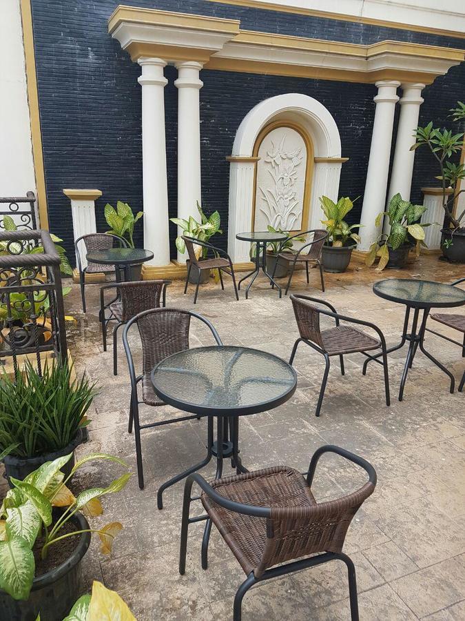 Albergue The Backpacker Semarang Exterior foto