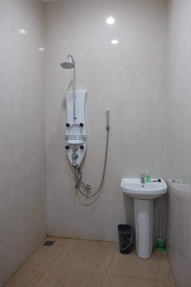 Albergue The Backpacker Semarang Exterior foto